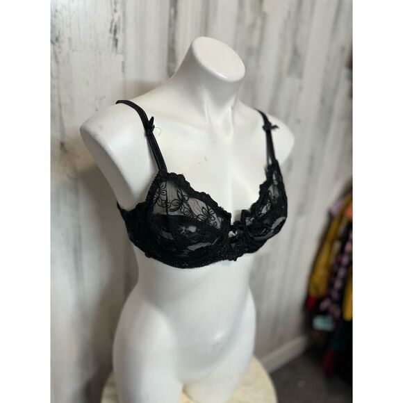 Laced bra - Picture 1 of 5